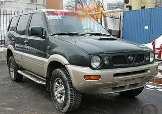 Бампер передний штатный Nissan Terrano (1992-1999)