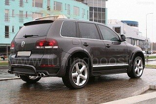 Накладка на 5-ю дверь JE Design Volkswagen Touareg (2002-2010)